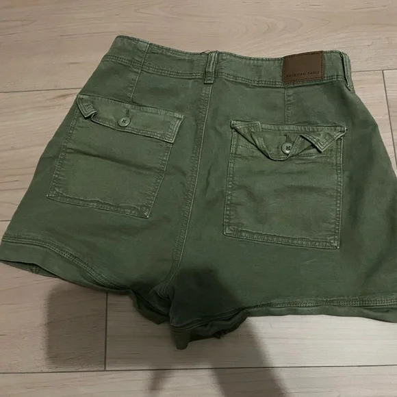 American Eagle Outfitters Green Women's Shorts - Picture 2 of 4
